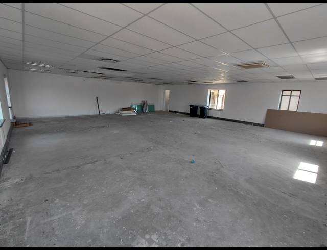 200M² OFFICE TO LET IN MAGALIESSIG